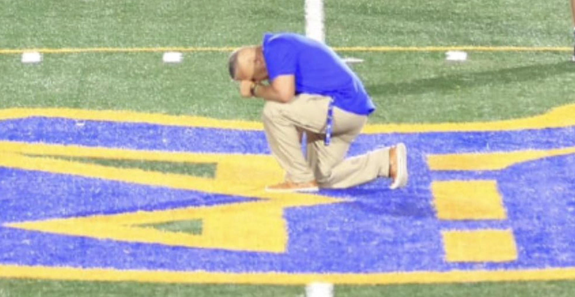 famous-praying-football-coach-abruptly-resigns-myles-holmes